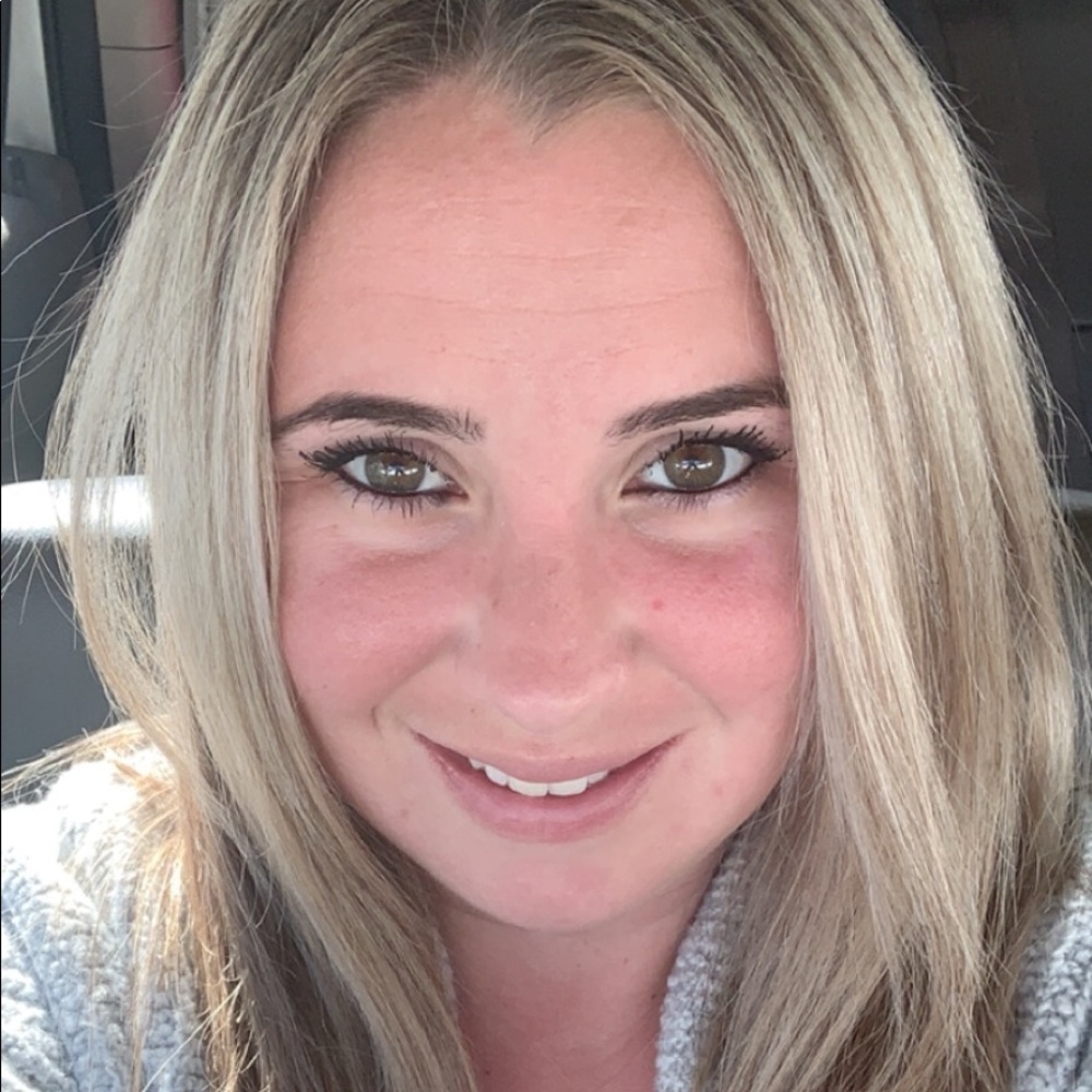 Meet your Posher, Alexandra